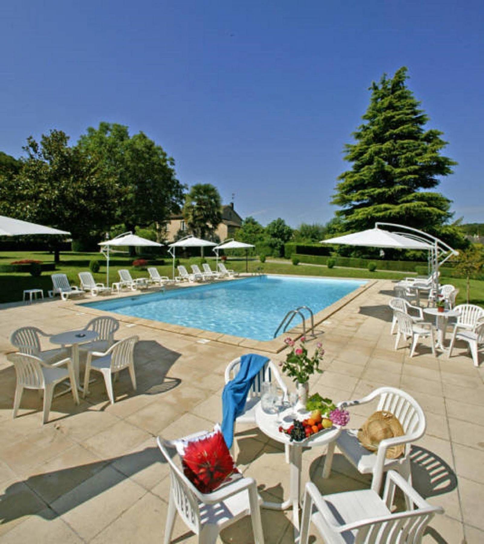 Hotel Des Roches - Climatisation Les Eyzies Exterior photo