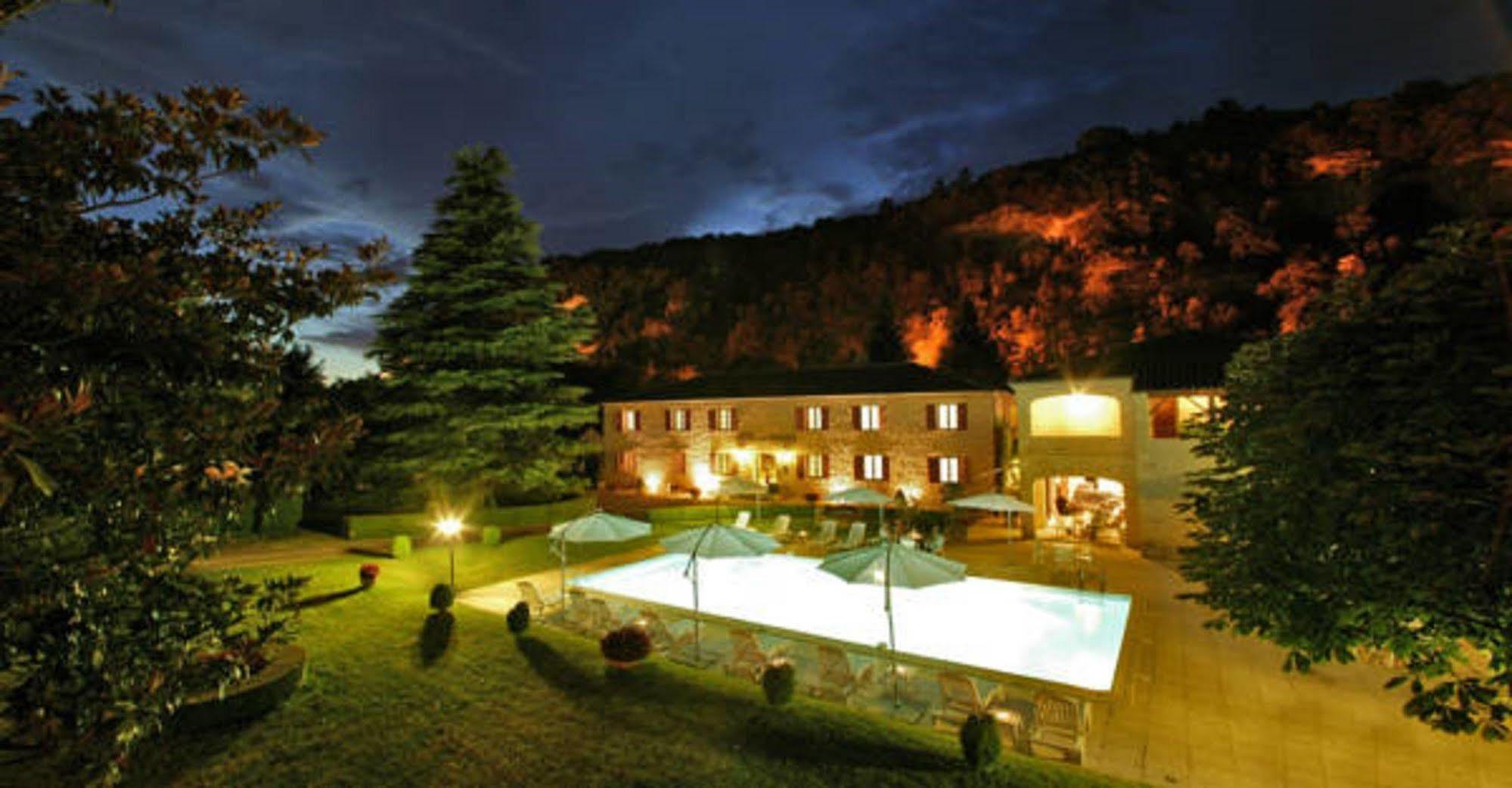Hotel Des Roches - Climatisation Les Eyzies Exterior photo